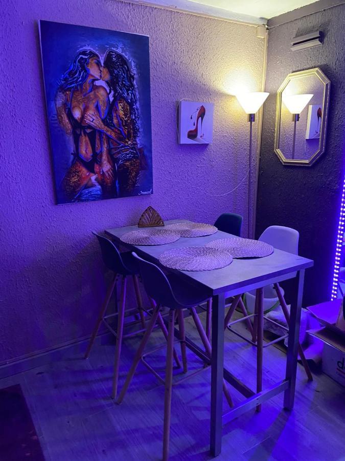 Purple Secret Naturiste แอกด์ ภายนอก รูปภาพ